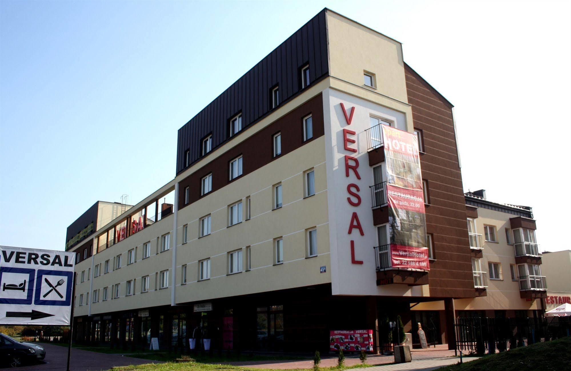 Versal Airport Modlin Nowy Dwór Mazowiecki Esterno foto
